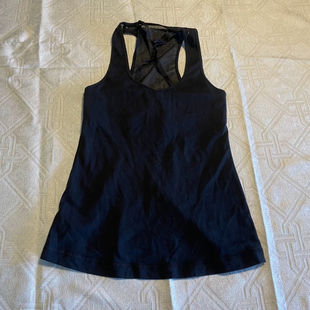 Lululemon double lined tank top with built in sports bra size 4